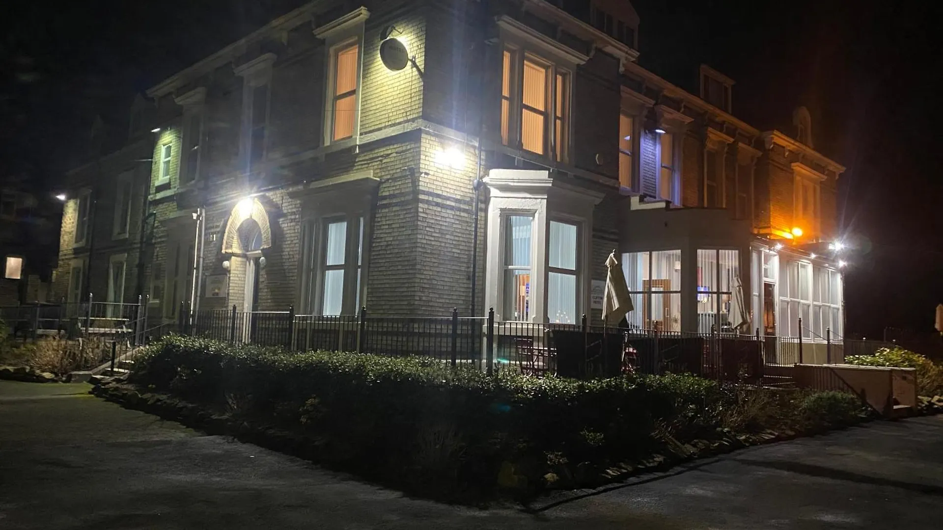The Clifton Hotel Newcastle 3*, ניוקאסל בריטניה