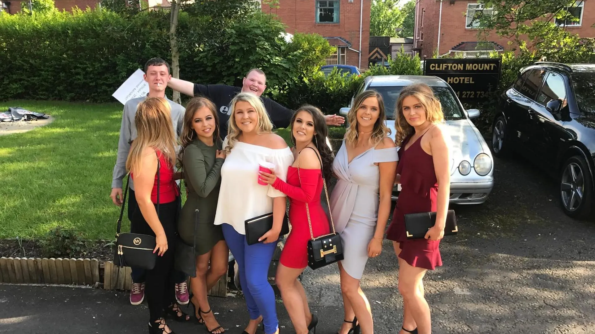 The Clifton Hotel Newcastle  ניוקאסל