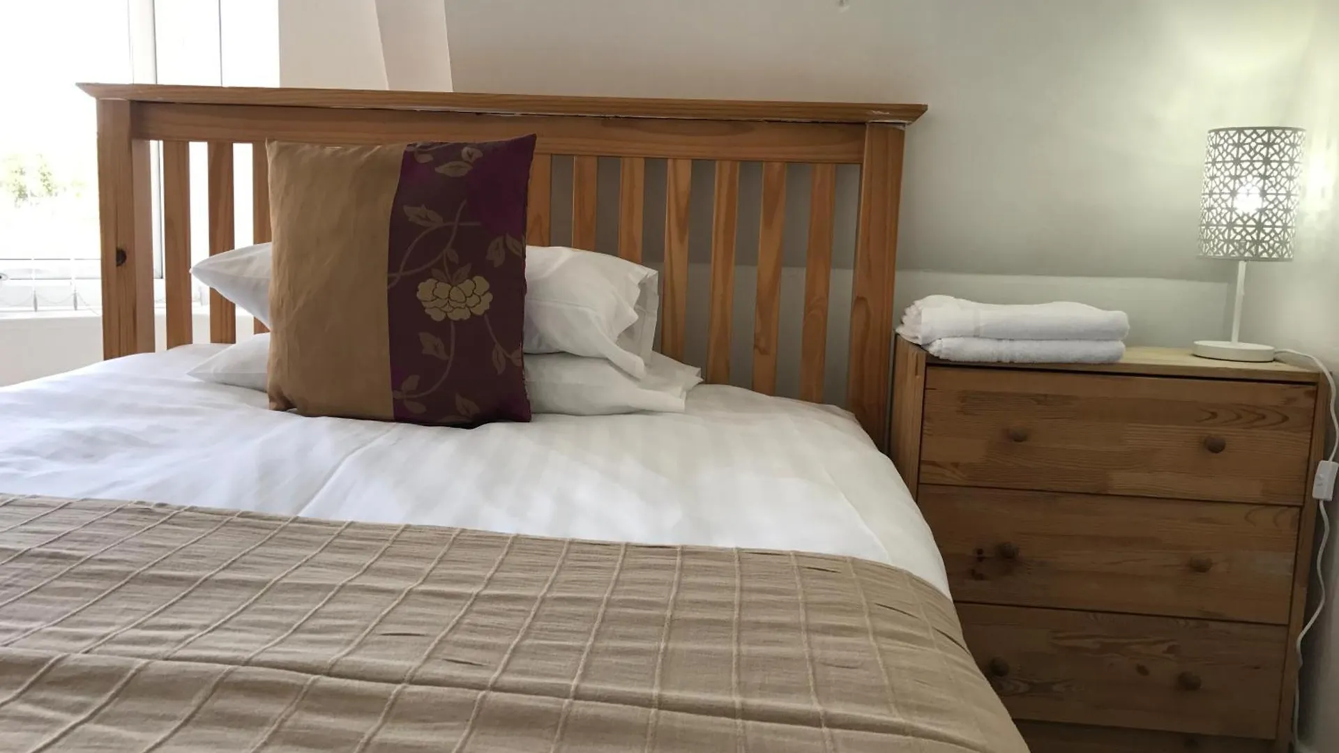 The Clifton Hotel Newcastle 3*, ניוקאסל