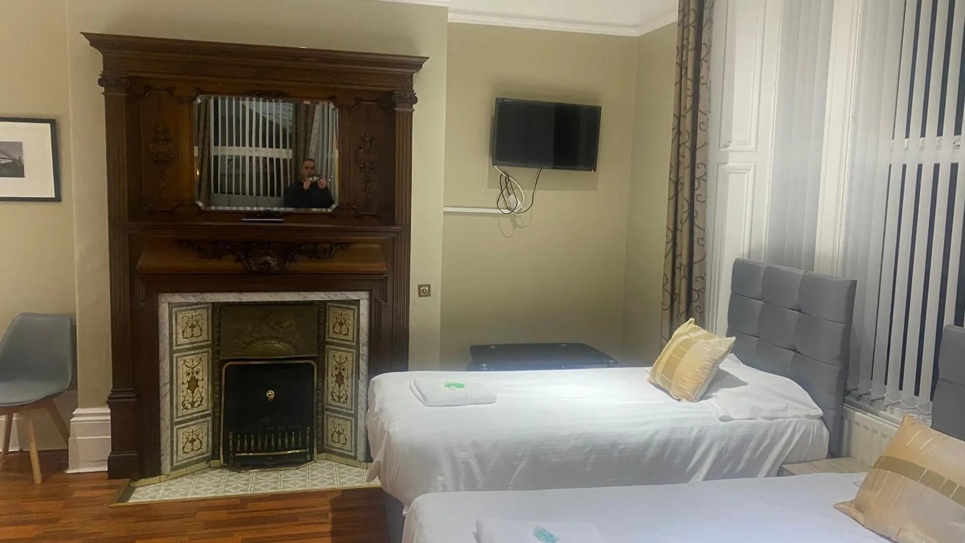 The Clifton Hotel Newcastle 3*, ניוקאסל